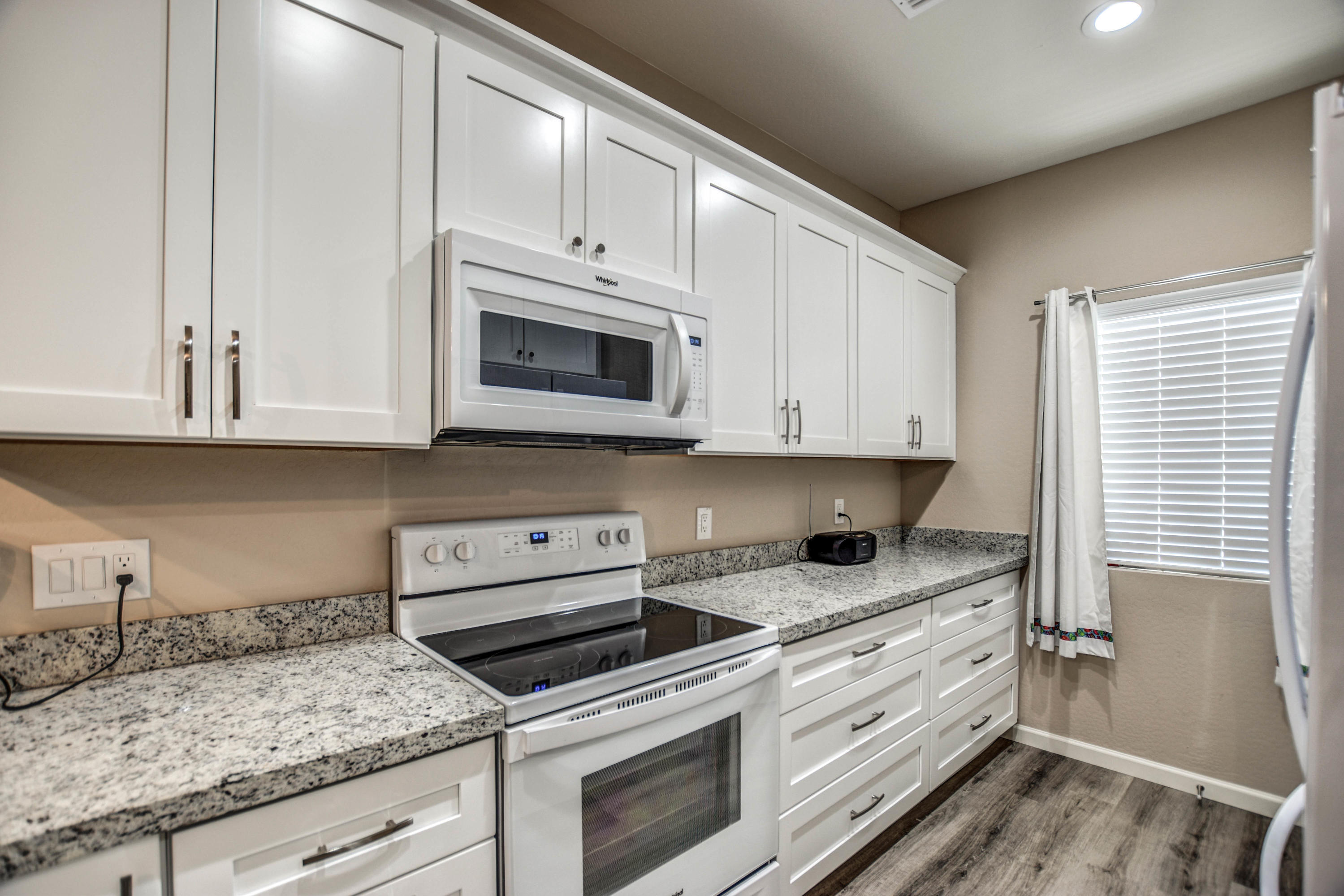 610 West Harwell Rd. Phoenix, AZ 85041 - Photo 15 of 43 KITCHEN 7