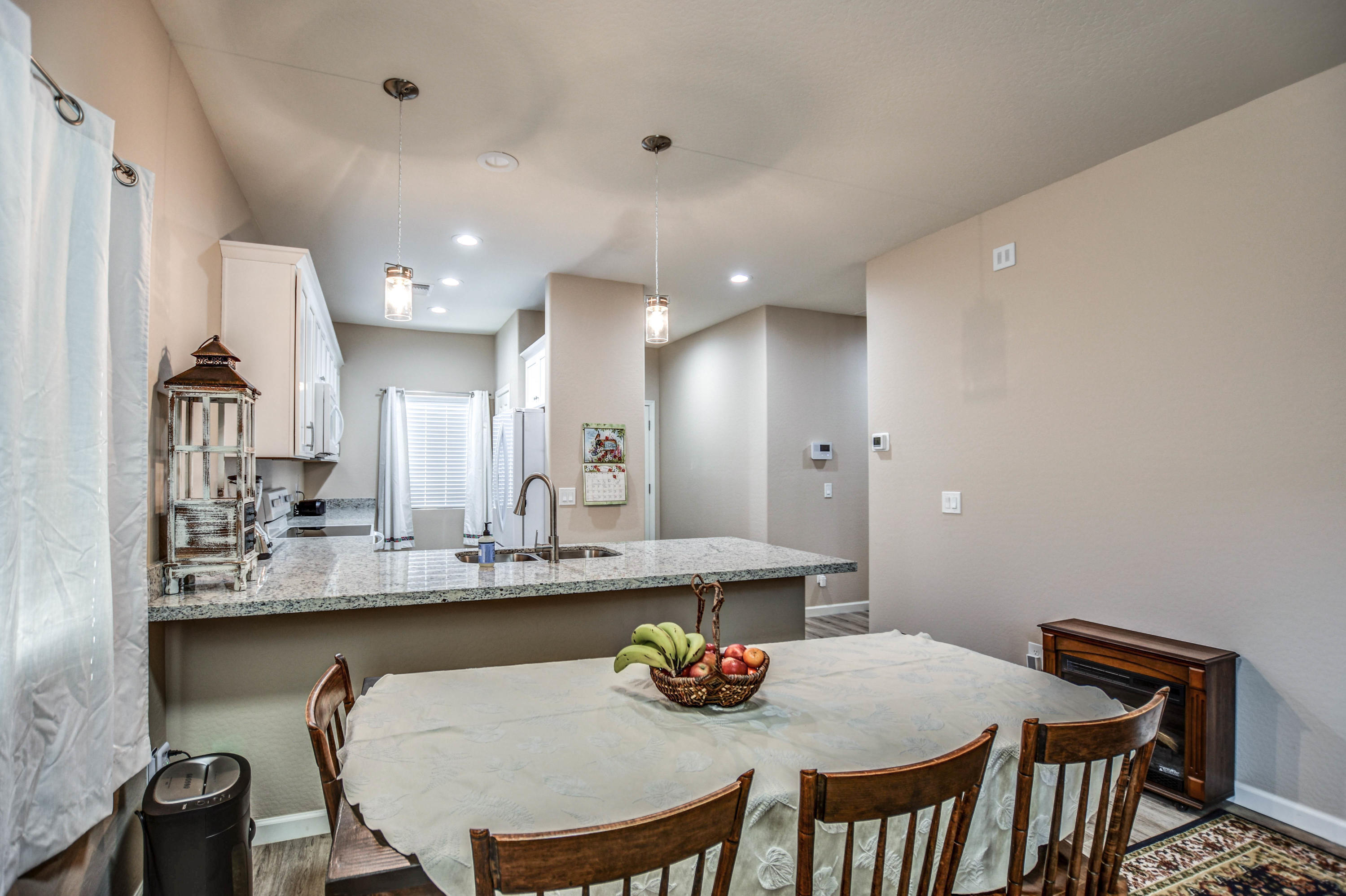 610 West Harwell Rd. Phoenix, AZ 85041 - Photo 22 of 43 KITCHEN 6