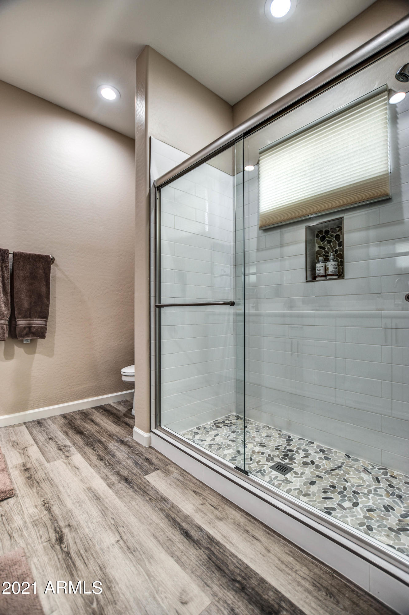 610 West Harwell Rd. Phoenix, AZ 85041 - Photo 28 of 43 MASTER BATH 3