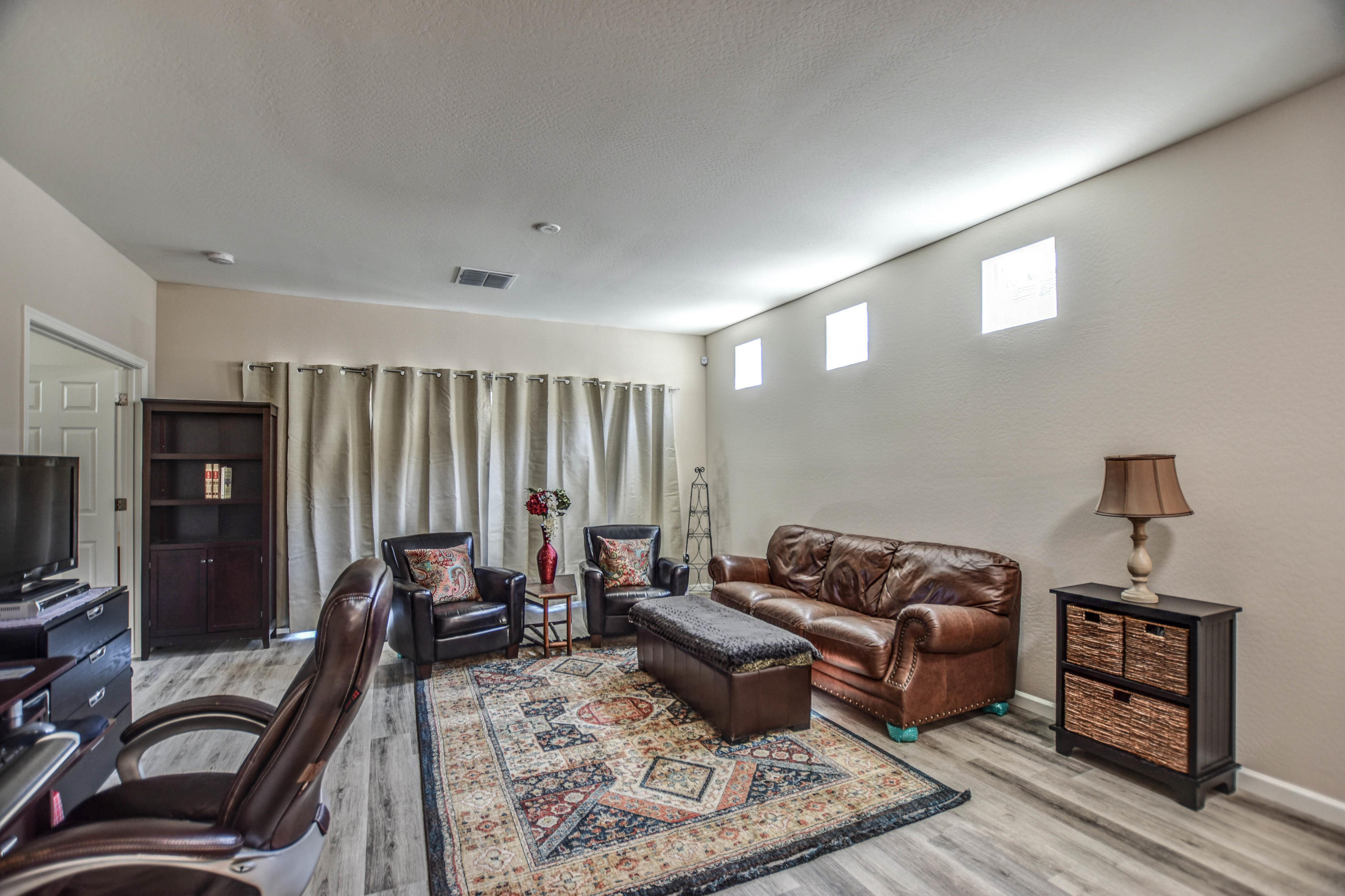 610 West Harwell Rd. Phoenix, AZ 85041 - Photo 8 of 43 LIVING 1