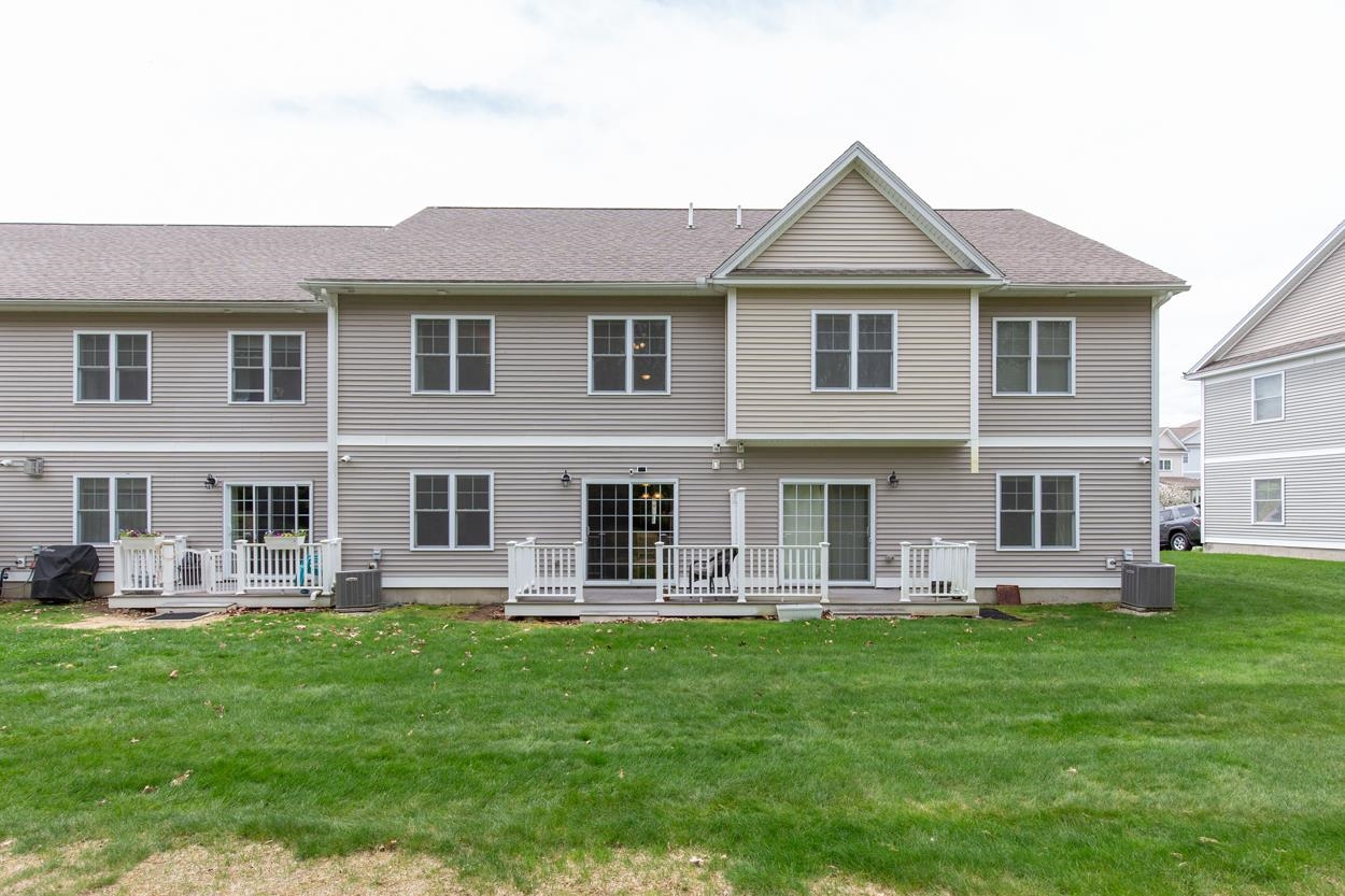 89 Woodview Way Manchester, NH 03102 - Photo 48 of 51