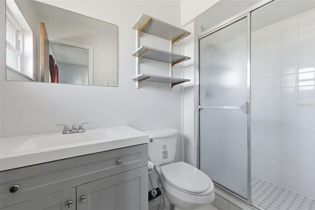 520 Jupiter Way Casselberry, FL 32707 - Photo 26 of 49 a bathroom with a sink toilet and shower