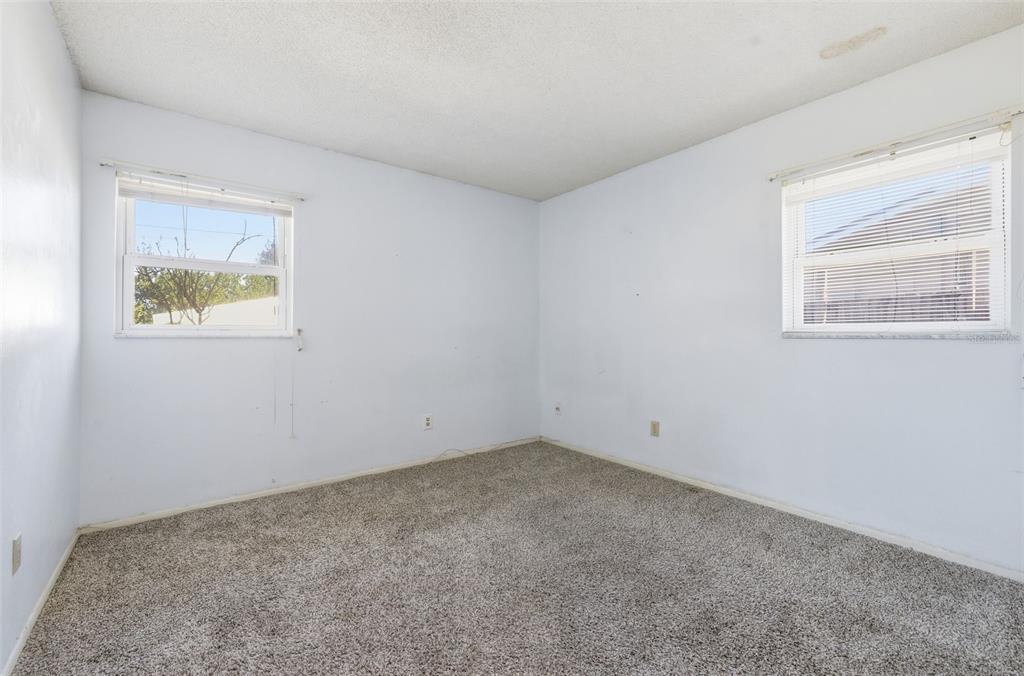 520 Jupiter Way Casselberry, FL 32707 - Photo 36 of 49 an empty room with a window