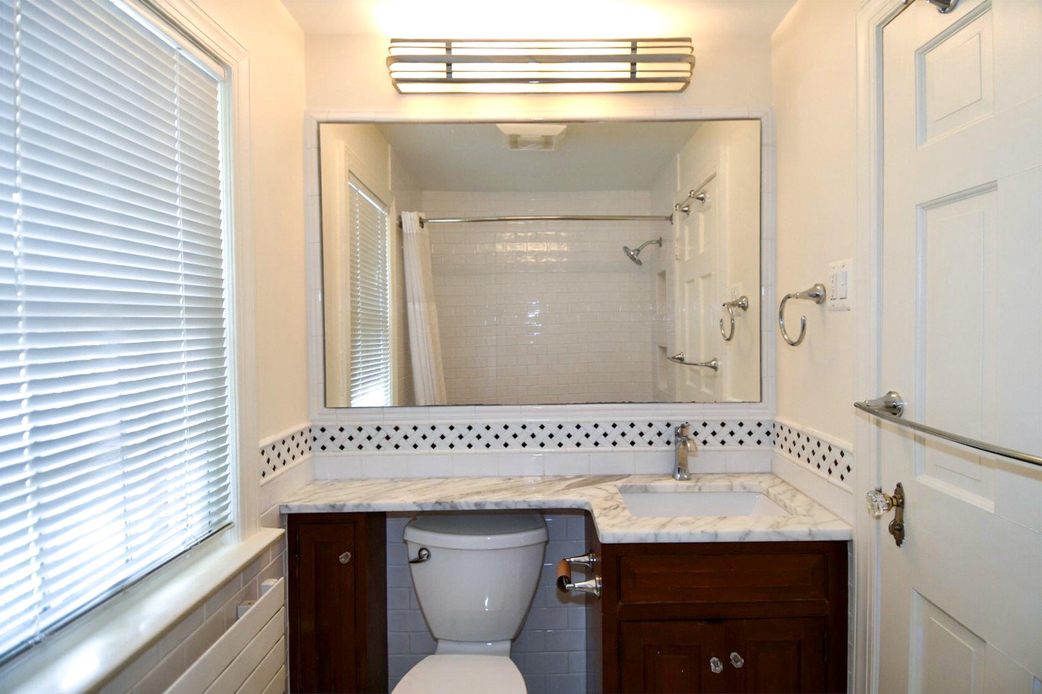 2608 Fordham Road Alexandria, VA 22302 - Photo 33 of 46 Upstairs hall full bathroom