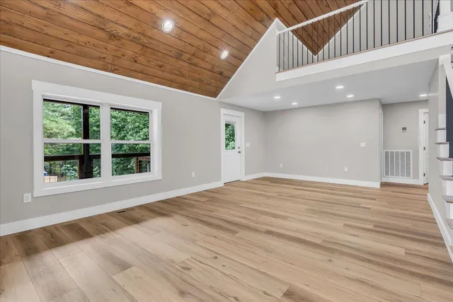 $935,000 | 415 Thunder Ridge Drive, South Pittsburg, TN 37380