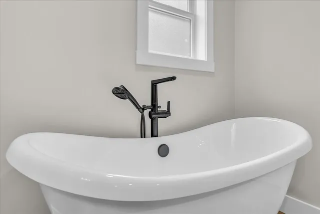 $935,000 | 415 Thunder Ridge Drive, South Pittsburg, TN 37380