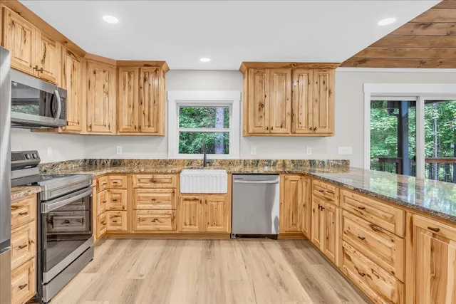 $935,000 | 415 Thunder Ridge Drive, South Pittsburg, TN 37380