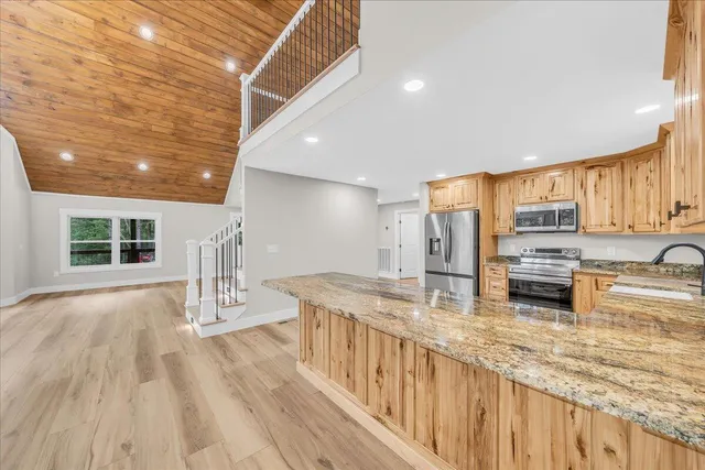 $935,000 | 415 Thunder Ridge Drive, South Pittsburg, TN 37380