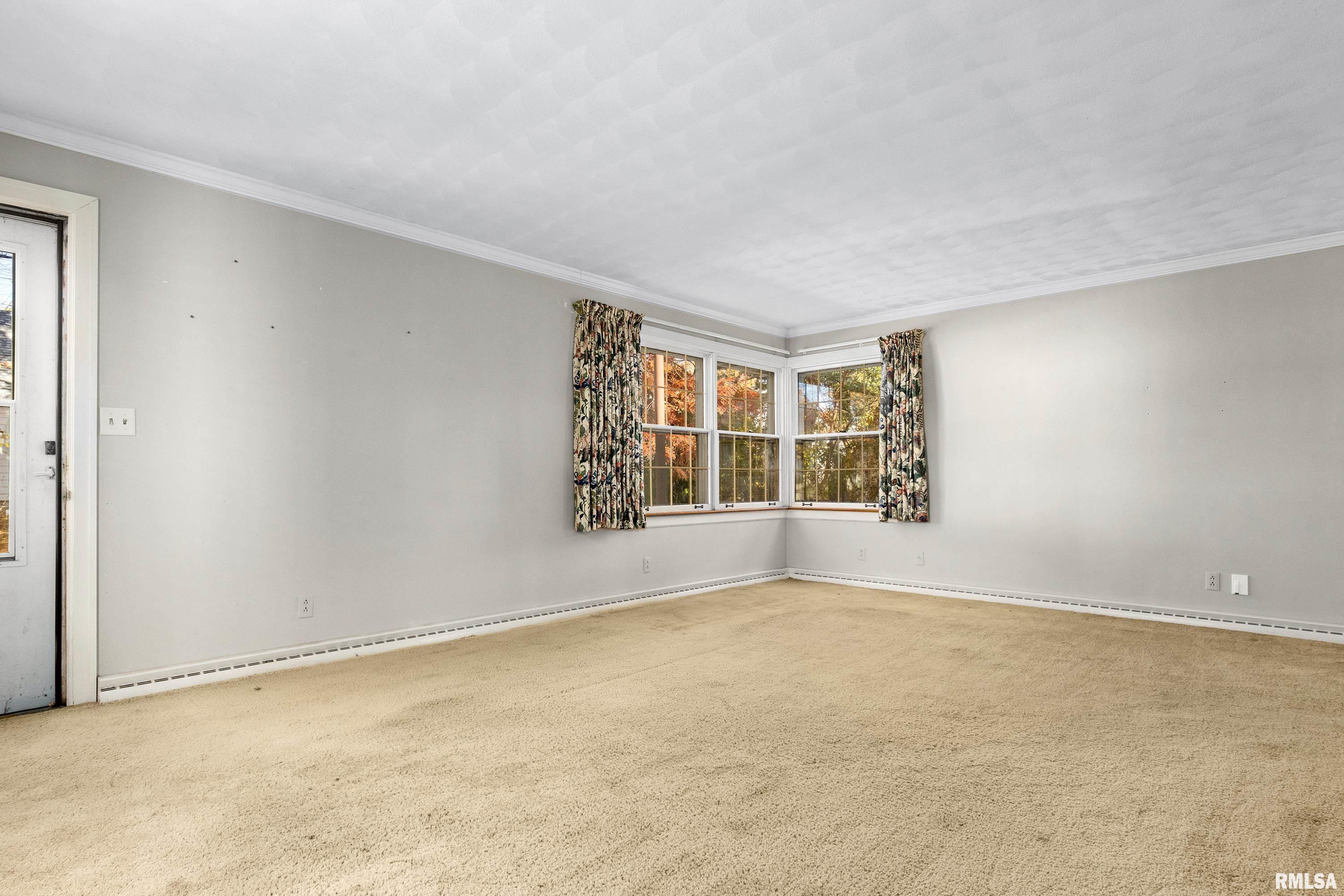 915 East Elmhurst Avenue Peoria, IL 61603 - Photo 11 of 39