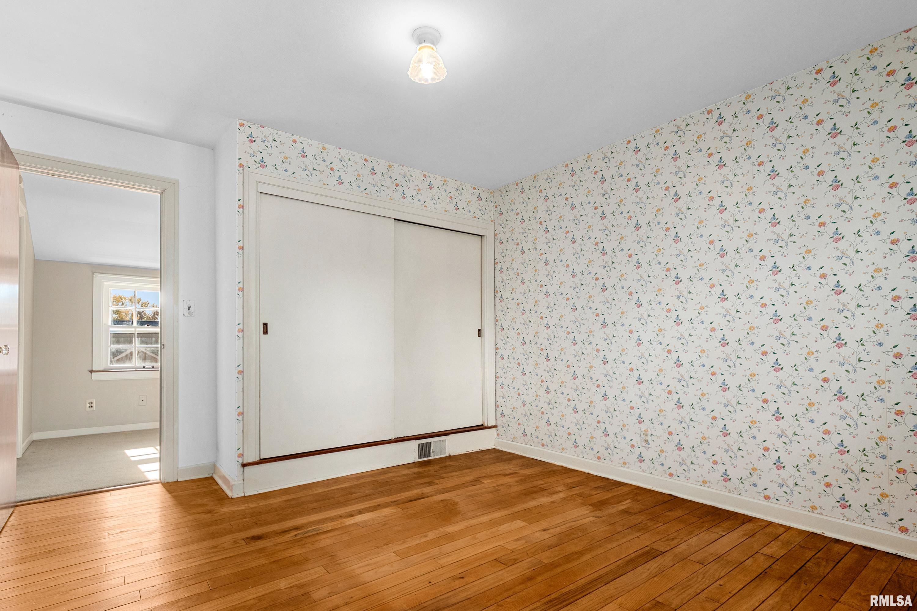 915 East Elmhurst Avenue Peoria, IL 61603 - Photo 19 of 39