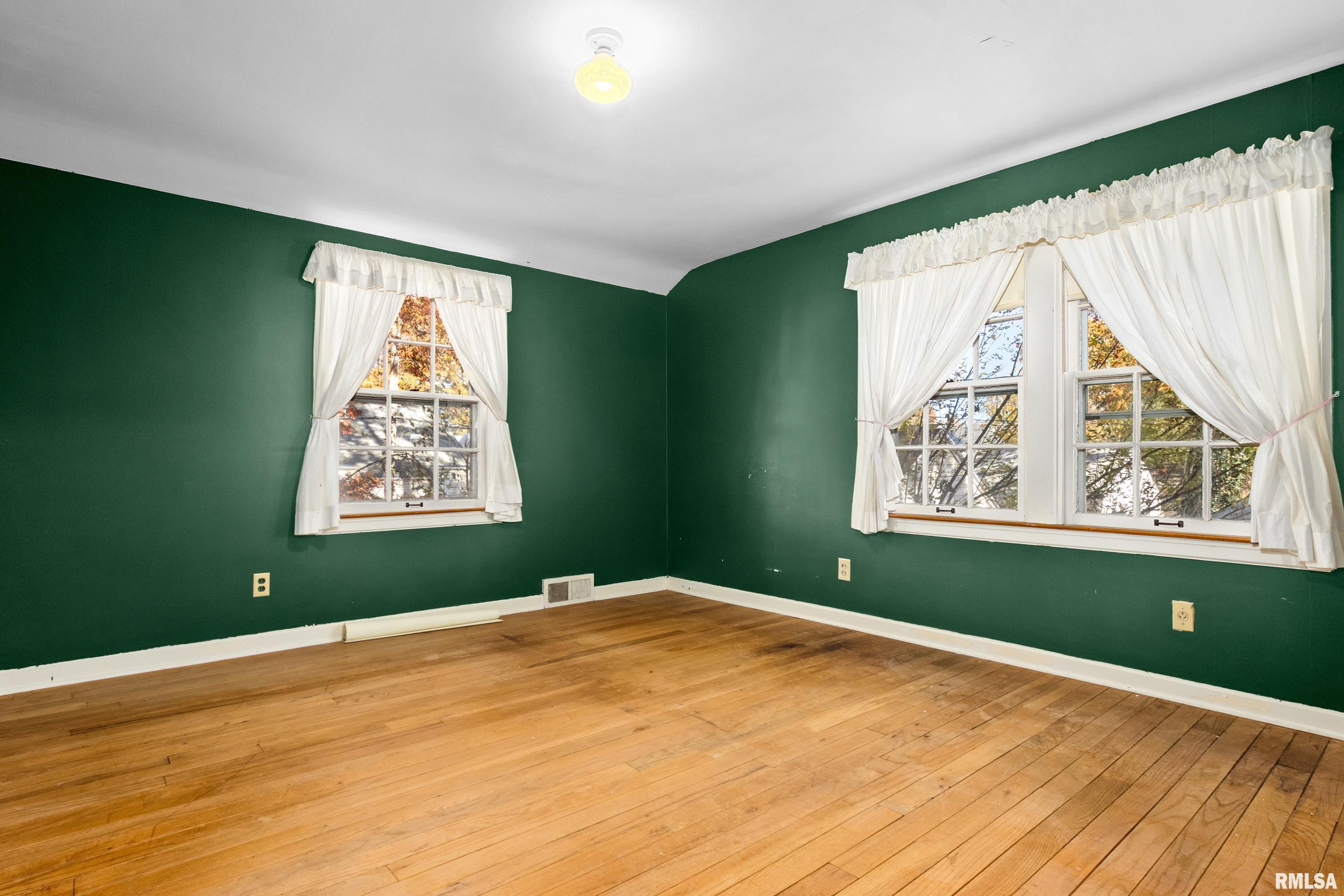 915 East Elmhurst Avenue Peoria, IL 61603 - Photo 21 of 39