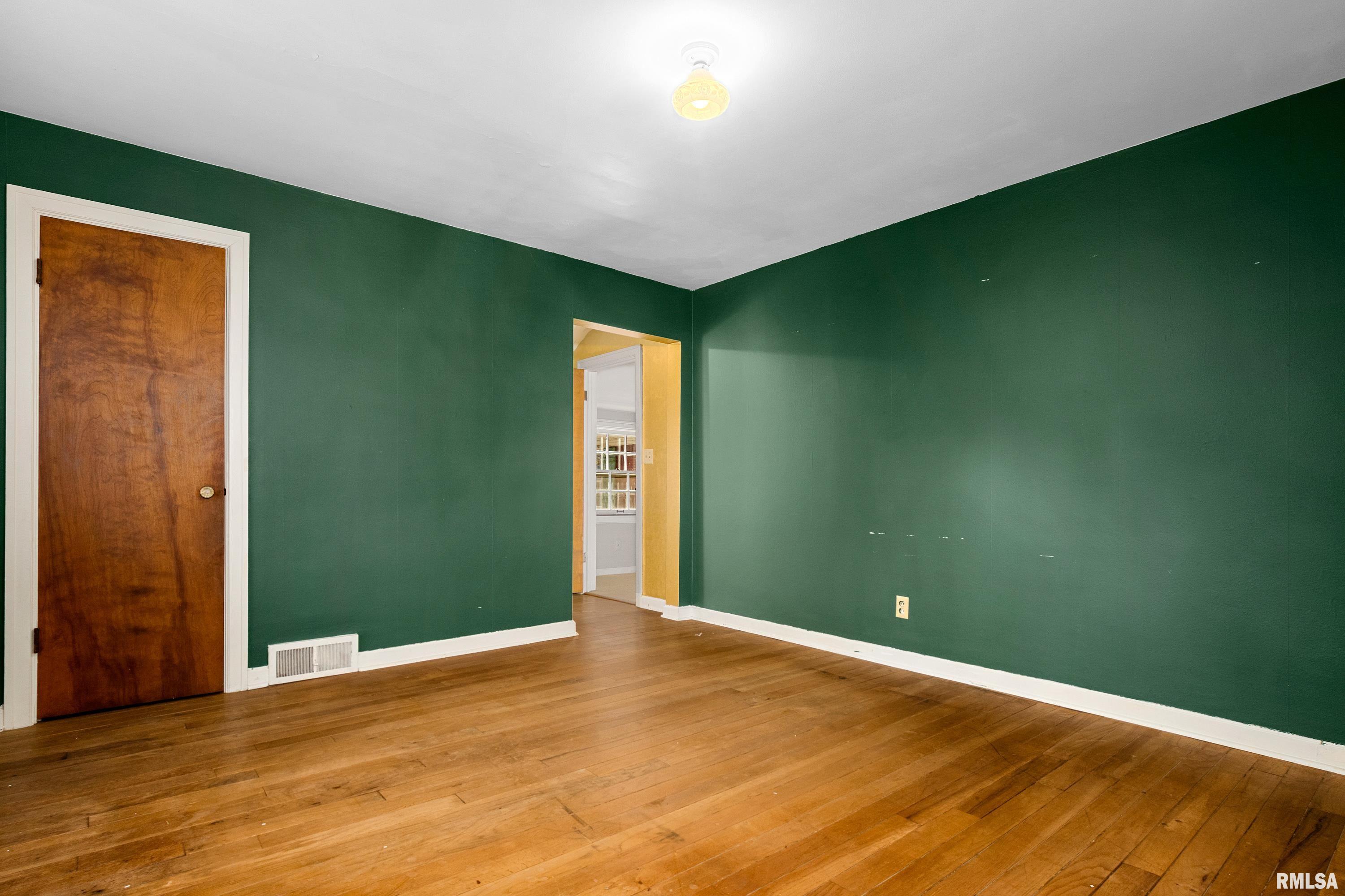 915 East Elmhurst Avenue Peoria, IL 61603 - Photo 22 of 39