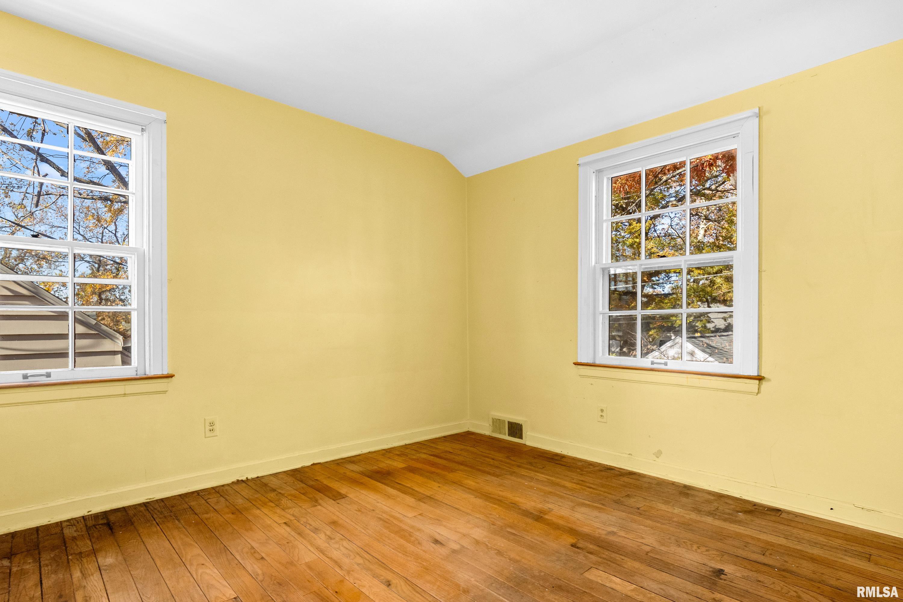 915 East Elmhurst Avenue Peoria, IL 61603 - Photo 26 of 39