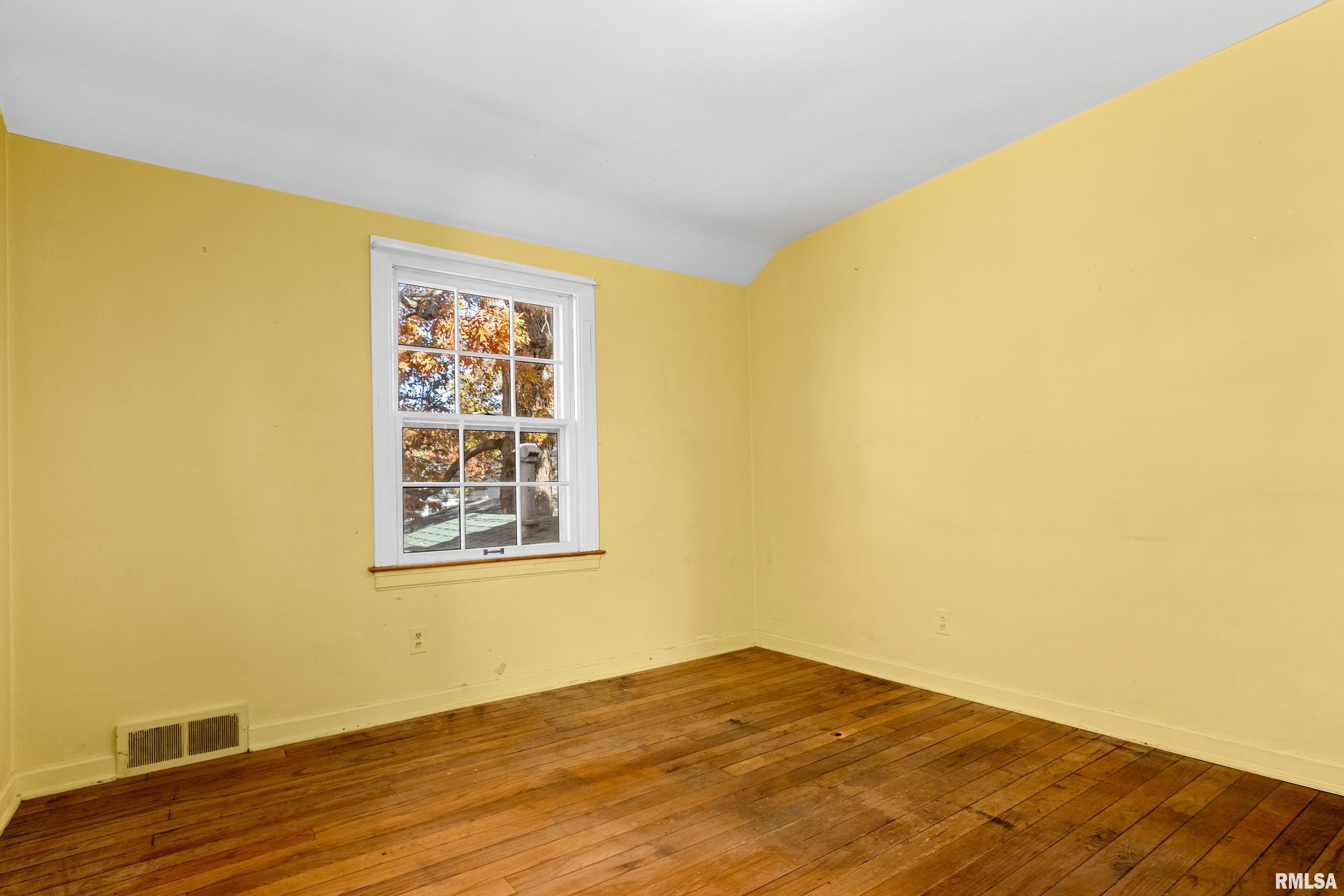 915 East Elmhurst Avenue Peoria, IL 61603 - Photo 27 of 39