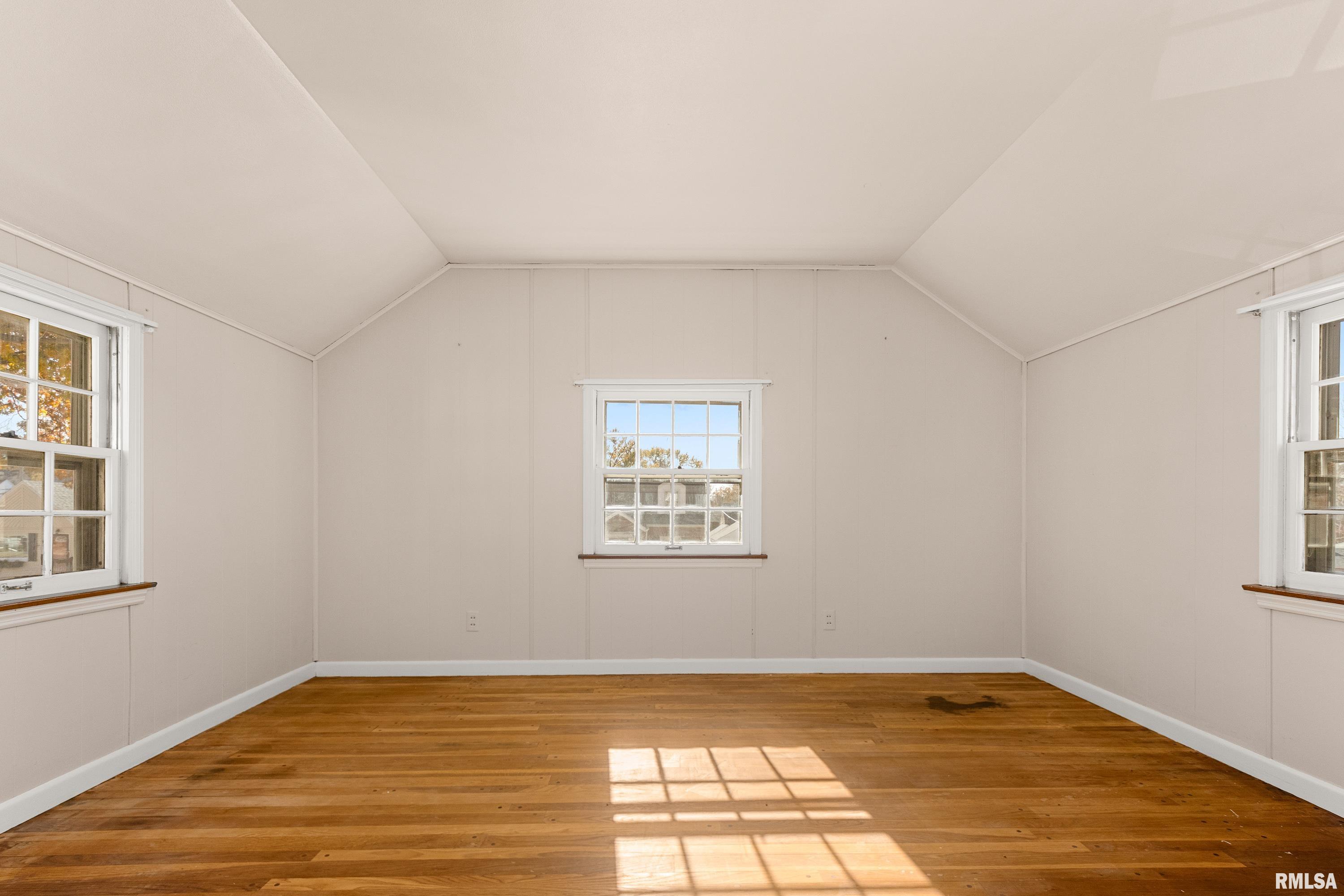 915 East Elmhurst Avenue Peoria, IL 61603 - Photo 29 of 39