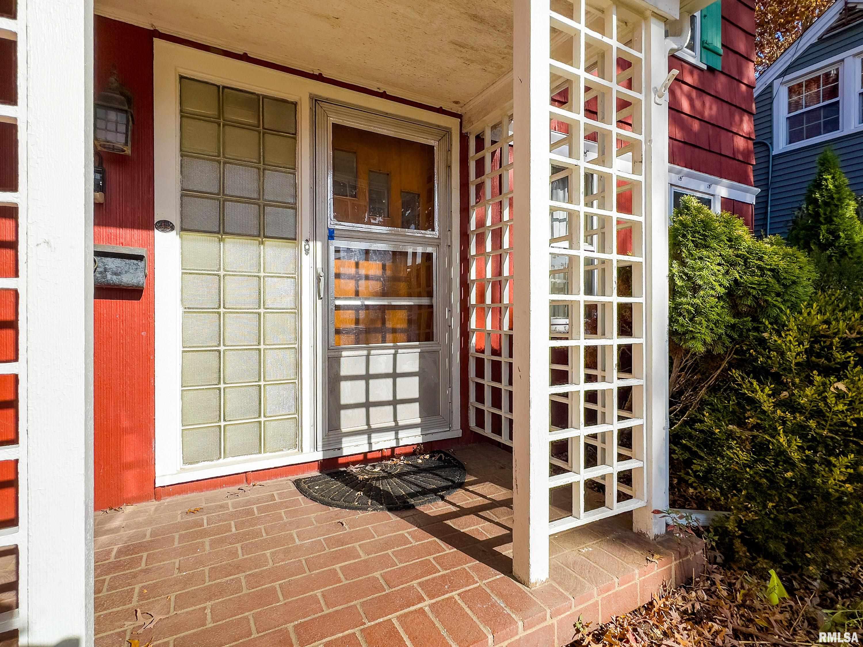 915 East Elmhurst Avenue Peoria, IL 61603 - Photo 3 of 39