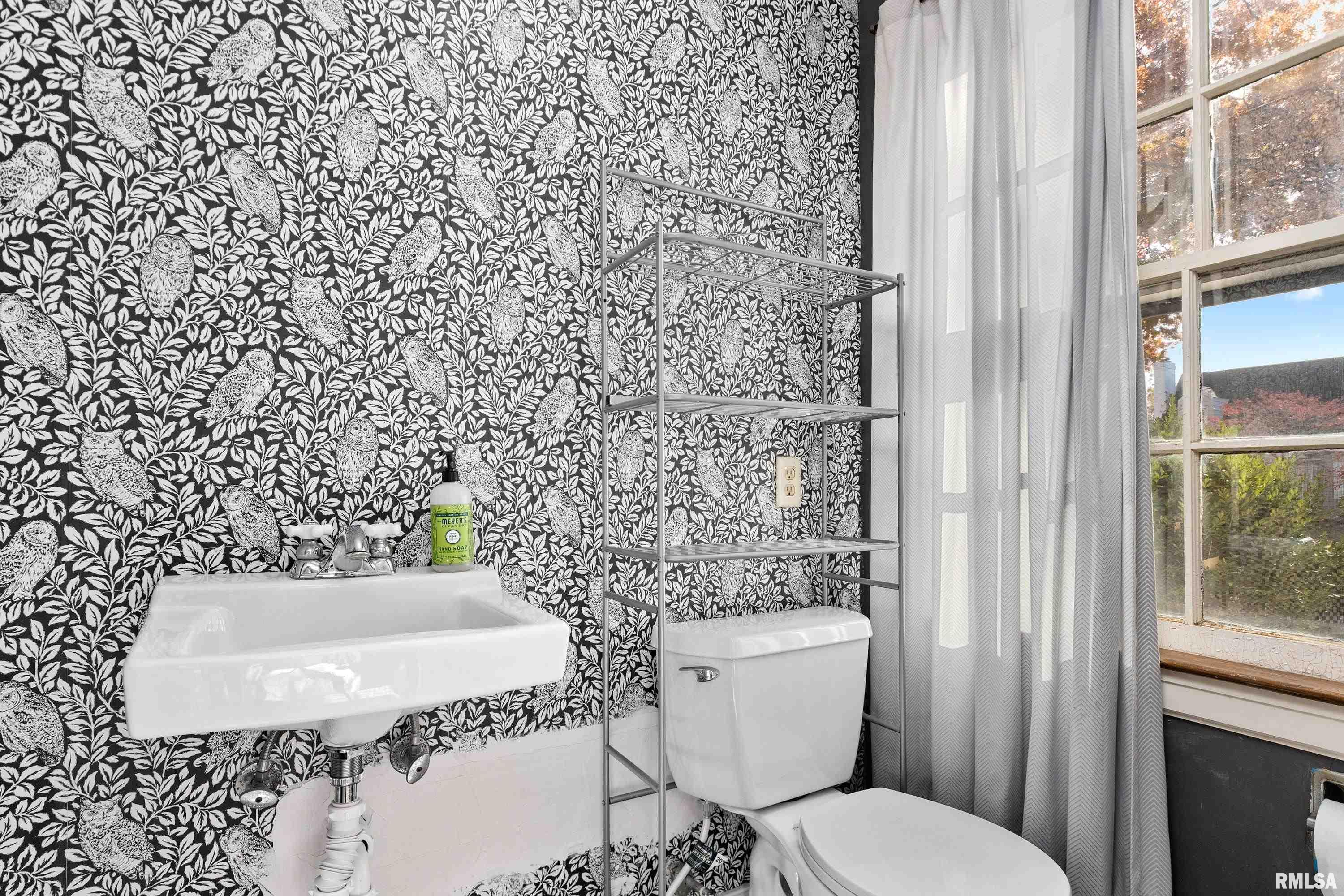 915 East Elmhurst Avenue Peoria, IL 61603 - Photo 32 of 39