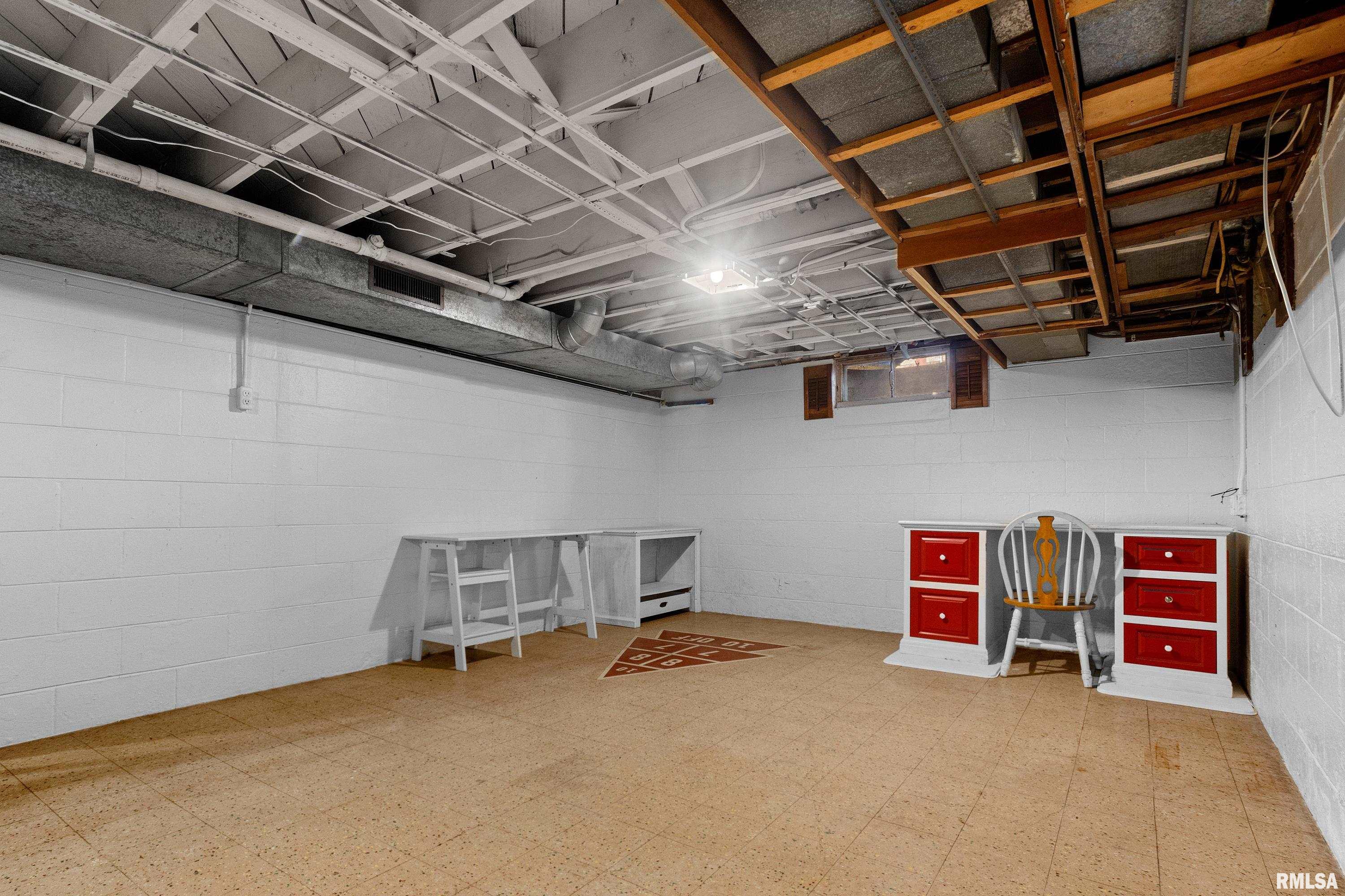 915 East Elmhurst Avenue Peoria, IL 61603 - Photo 33 of 39