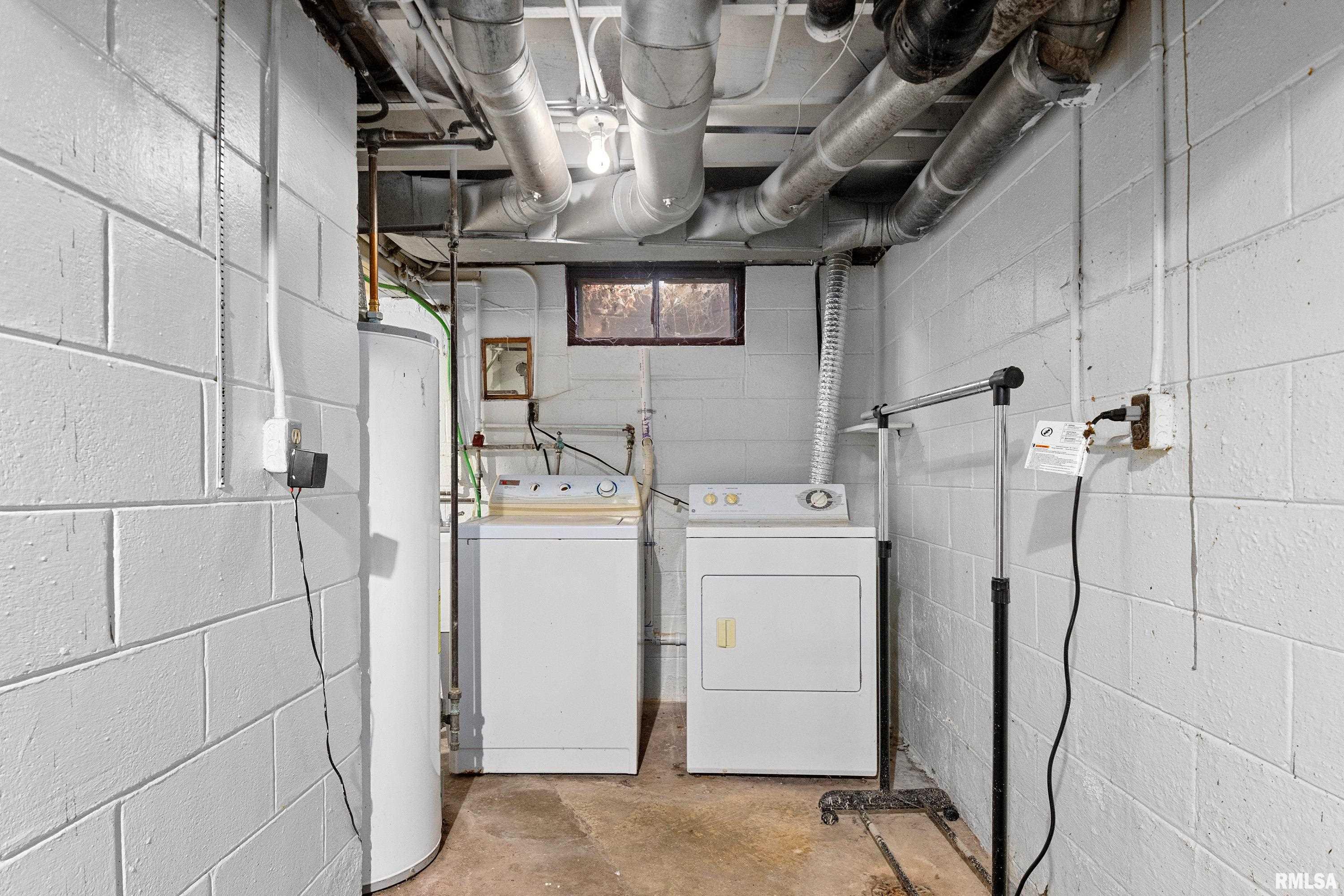 915 East Elmhurst Avenue Peoria, IL 61603 - Photo 34 of 39