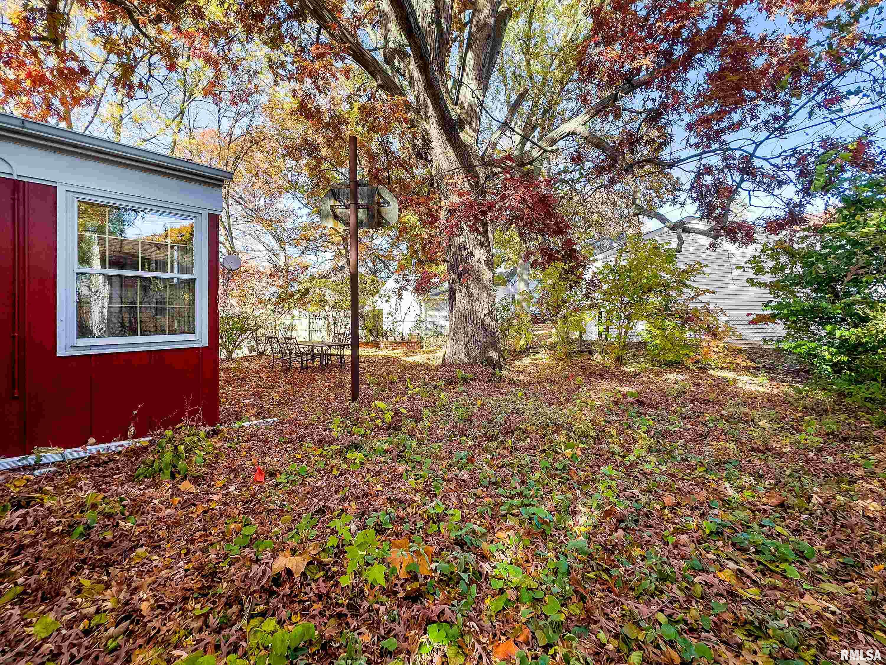 915 East Elmhurst Avenue Peoria, IL 61603 - Photo 4 of 39