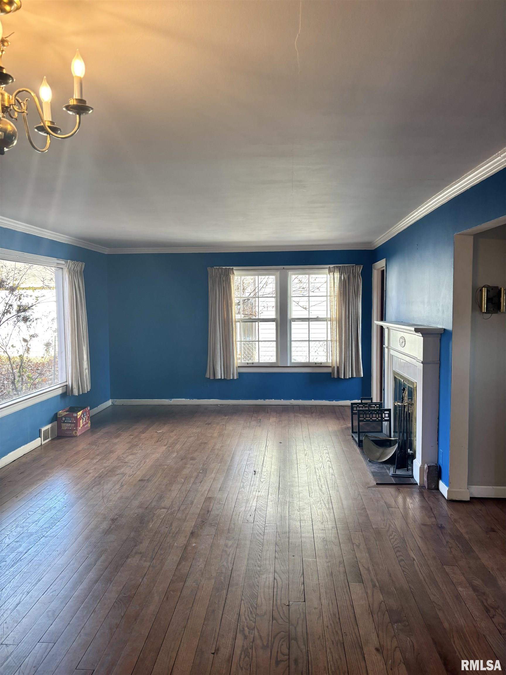 915 East Elmhurst Avenue Peoria, IL 61603 - Photo 8 of 39