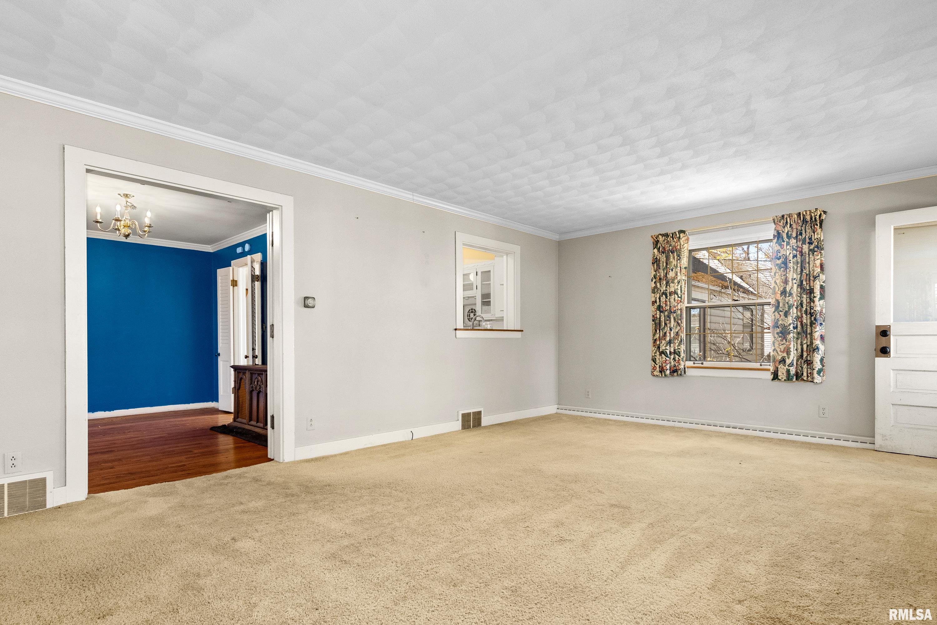 915 East Elmhurst Avenue Peoria, IL 61603 - Photo 9 of 39