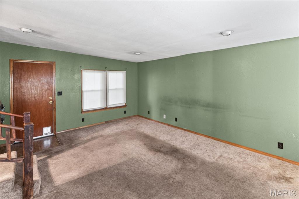 710 Ohio Avenue South Roxana, IL 62087 - Photo 2 of 32