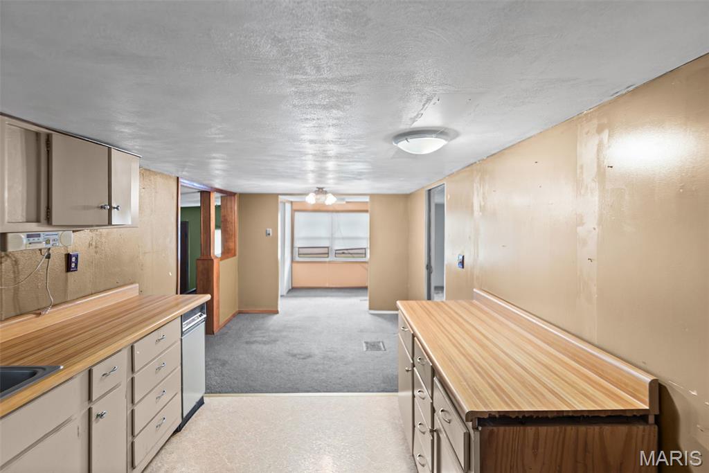 710 Ohio Avenue South Roxana, IL 62087 - Photo 10 of 32