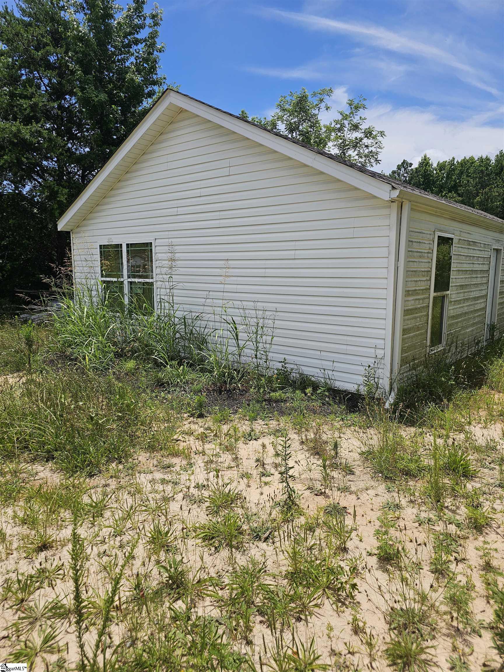 140 Colleton Lane Clinton, SC 29325 - Photo 2 of 4 Gallery Image 2