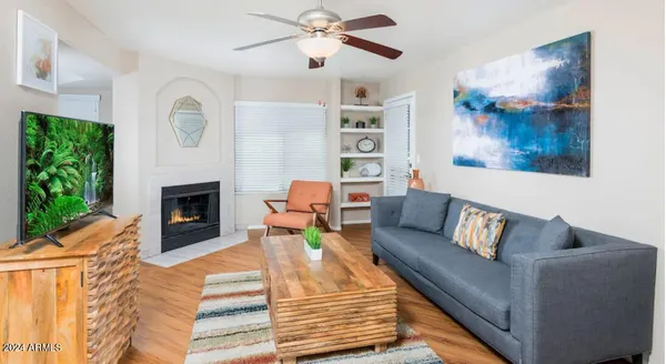 $1,893 | 4215 North Drinkwater Boulevard, Unit 1, Scottsdale, AZ 85251