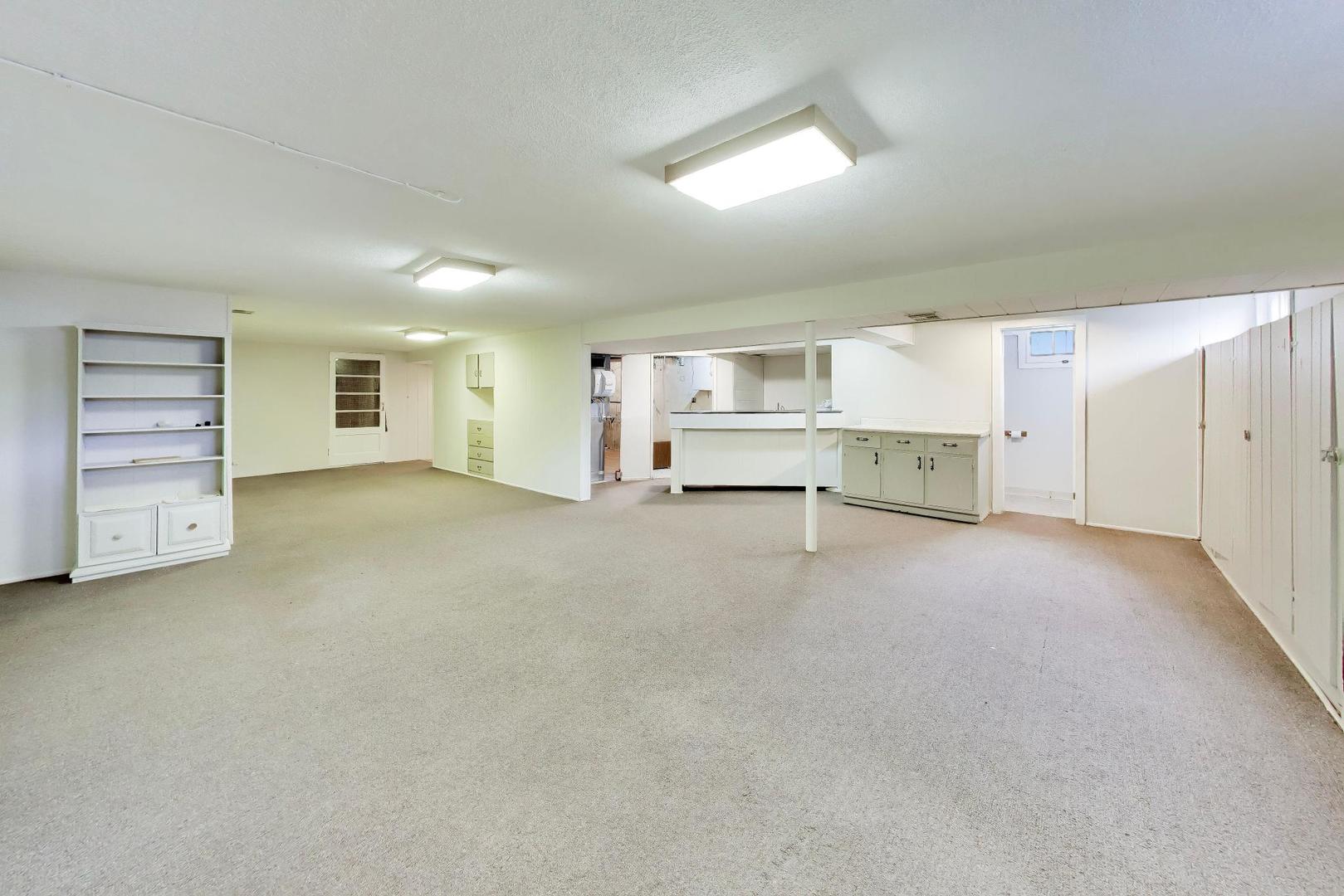 427 West Helen Road Palatine, IL 60067 - Photo 18 of 29 Gallery Image 18