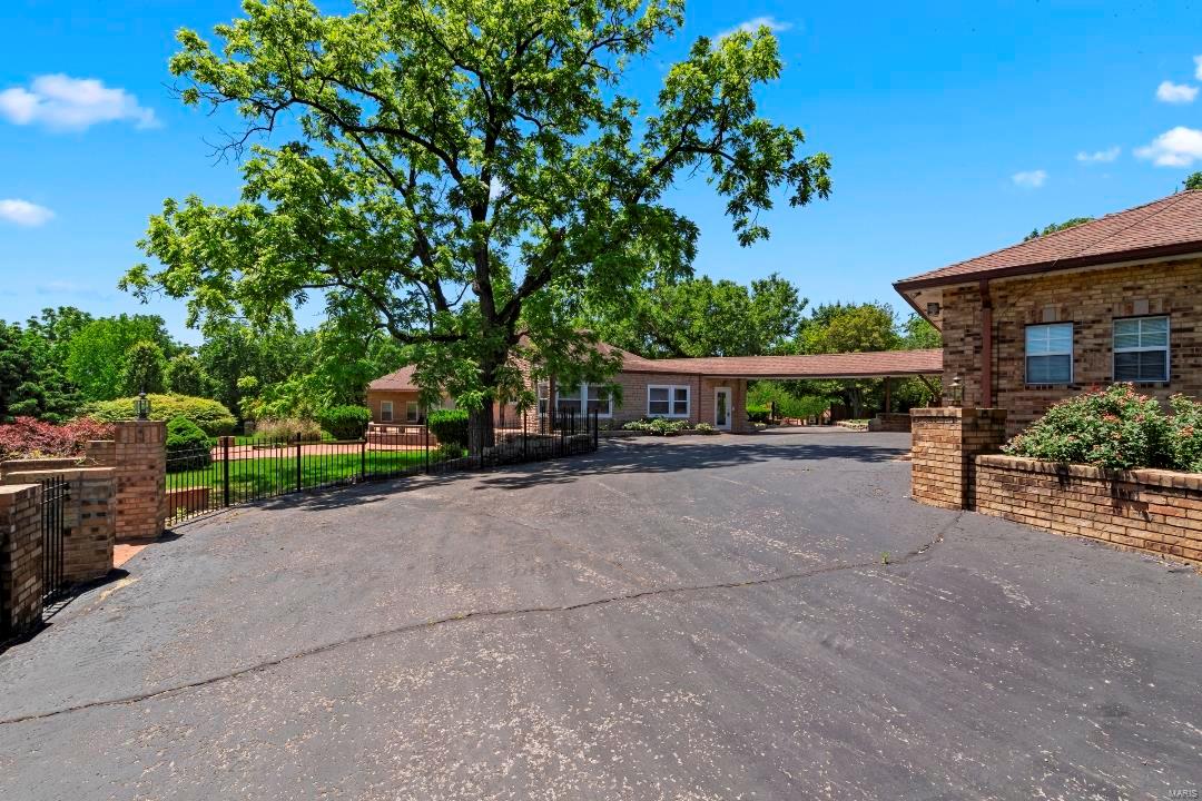 1824 Topping Road St. Louis, MO 63131 - Photo 11 of 56