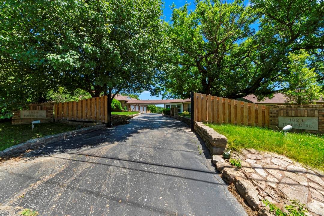 1824 Topping Road St. Louis, MO 63131 - Photo 17 of 56