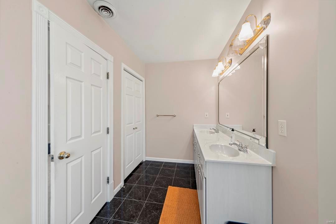 1824 Topping Road St. Louis, MO 63131 - Photo 43 of 56