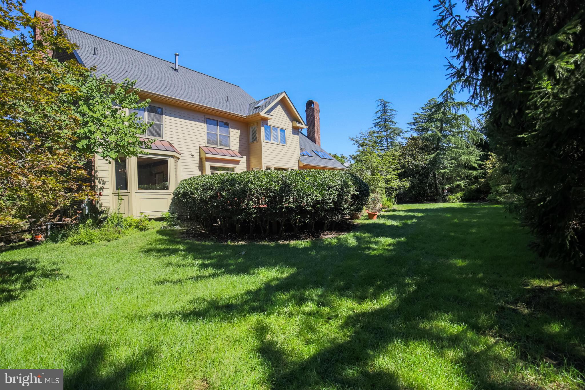 9312 Bells Mill Road Potomac, MD 20854 - Photo 27 of 29 Landscaped Yard