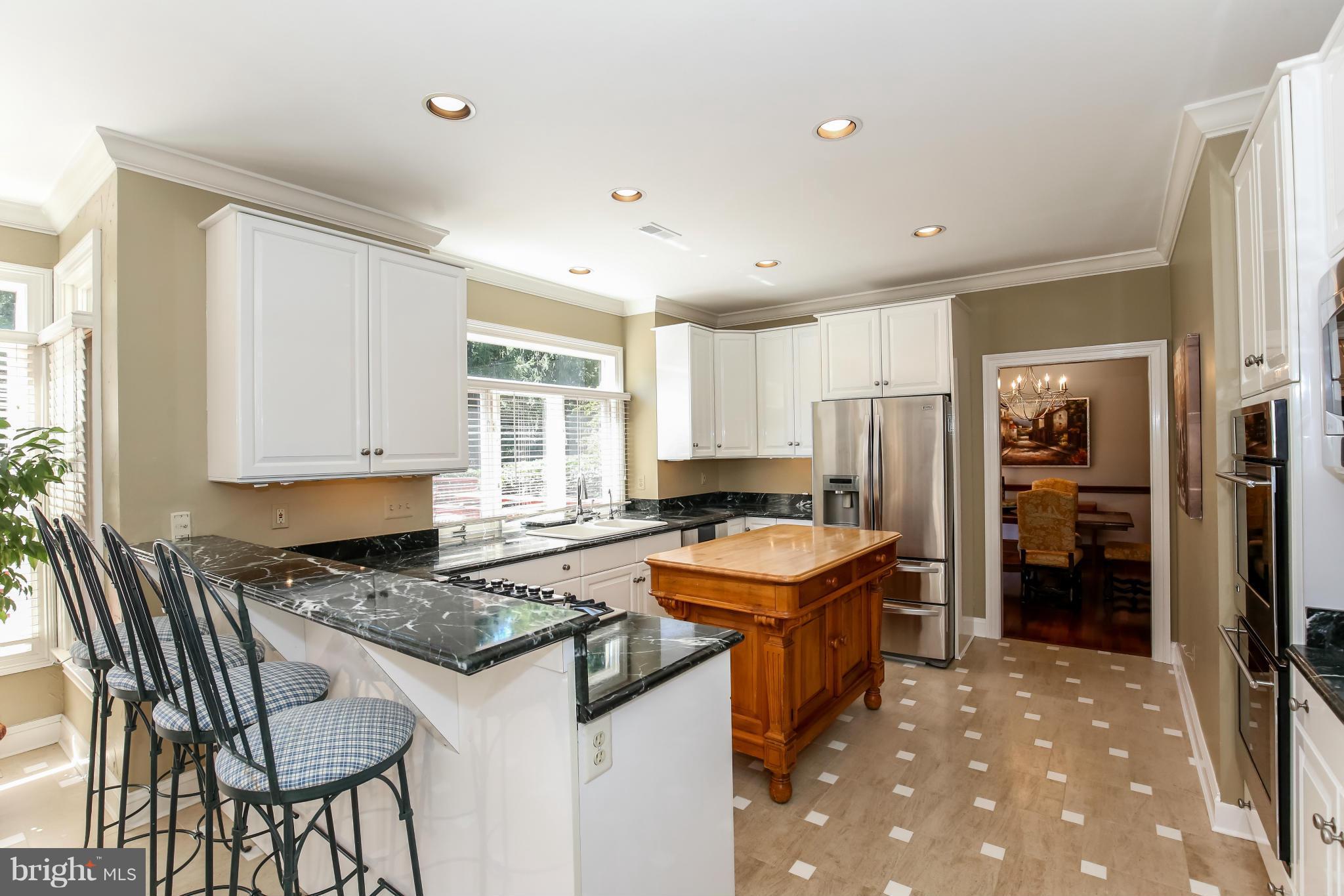 9312 Bells Mill Road Potomac, MD 20854 - Photo 5 of 29 Gourmet Kitchen