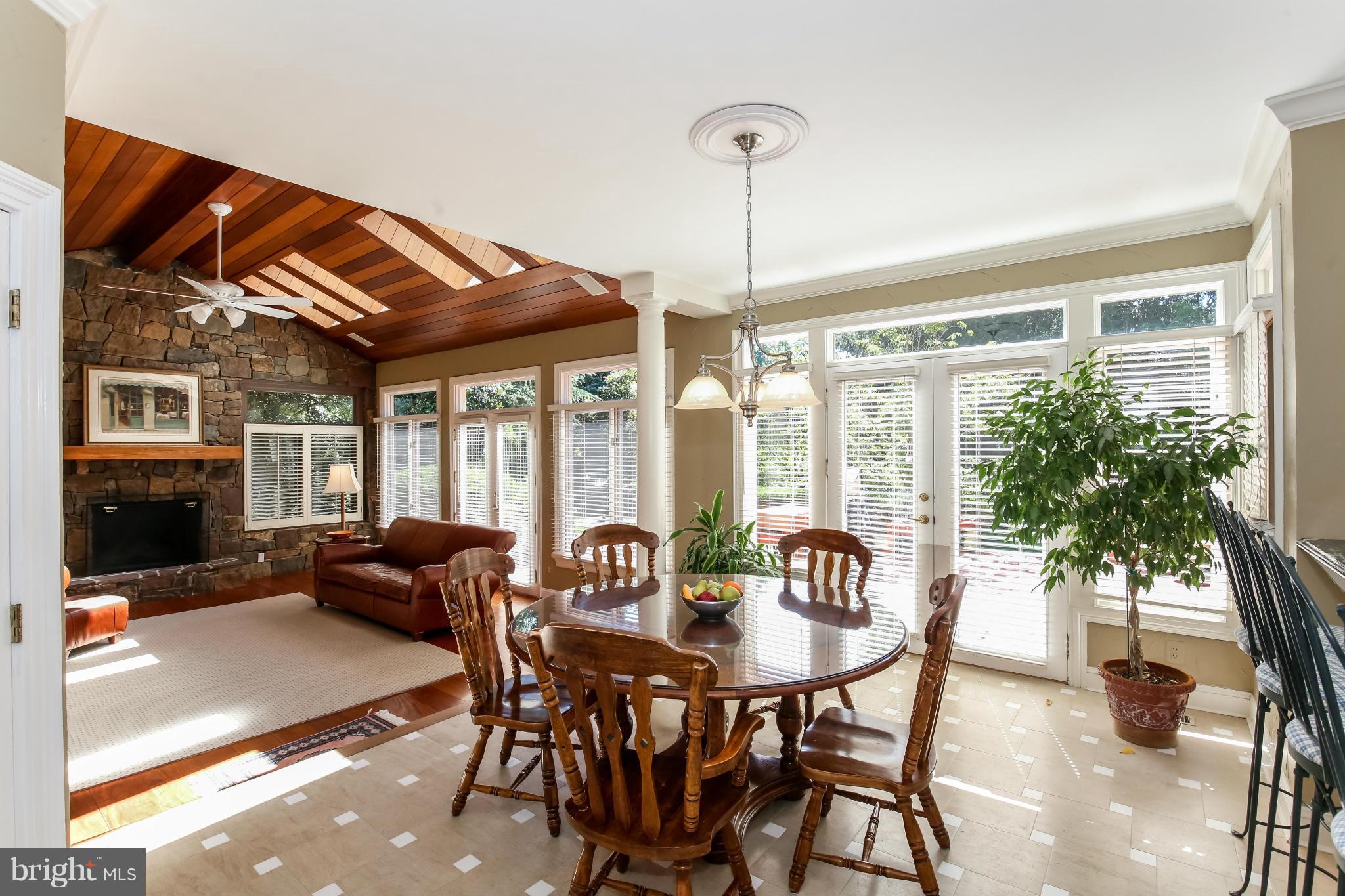9312 Bells Mill Road Potomac, MD 20854 - Photo 7 of 29 Breakfast Room