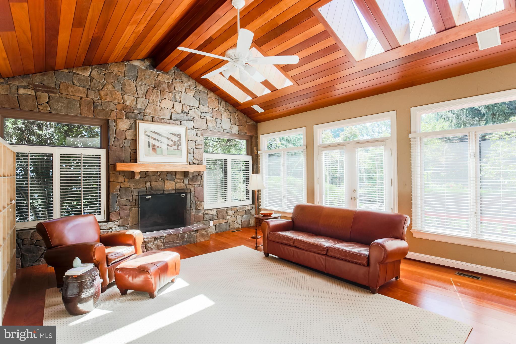 9312 Bells Mill Road Potomac, MD 20854 - Photo 8 of 29 Family Room