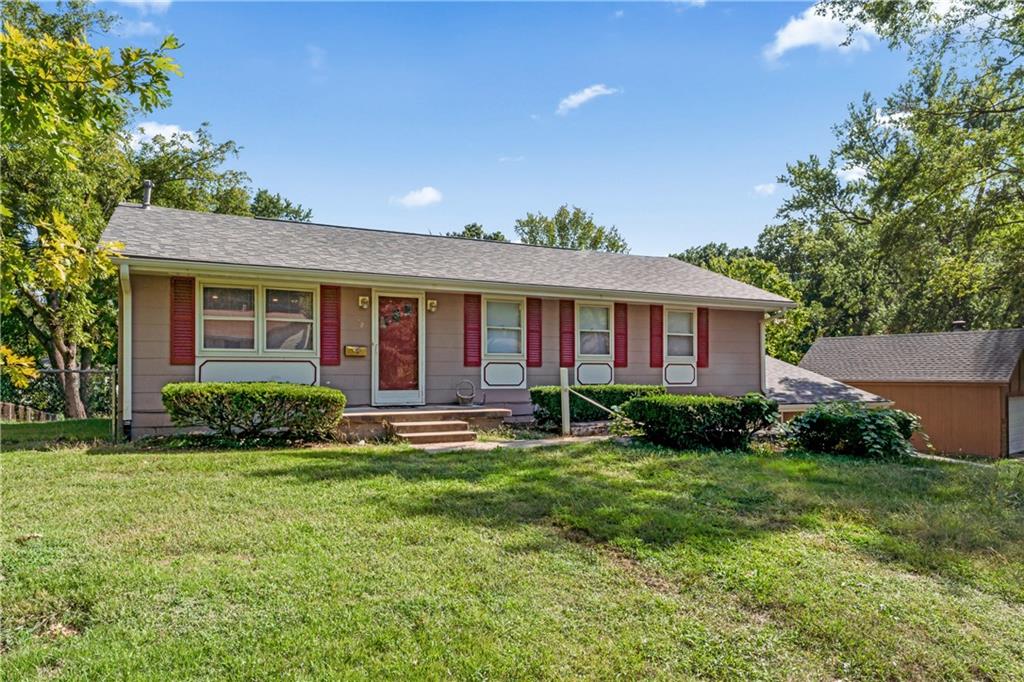 4923 Appleton Avenue Kansas City, MO 64133 - Photo 2 of 39