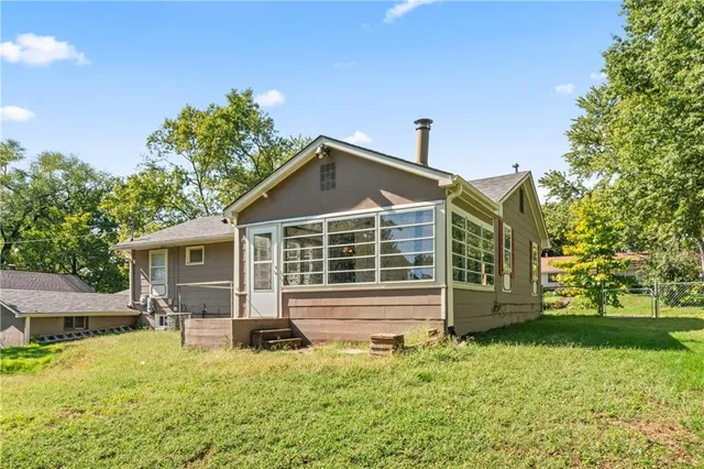 $229,500 | 4923 Appleton Avenue, Kansas City, MO 64133