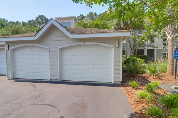 $300,000 | 1300 Park W Boulevard, Unit 512, Mount Pleasant, SC 29466