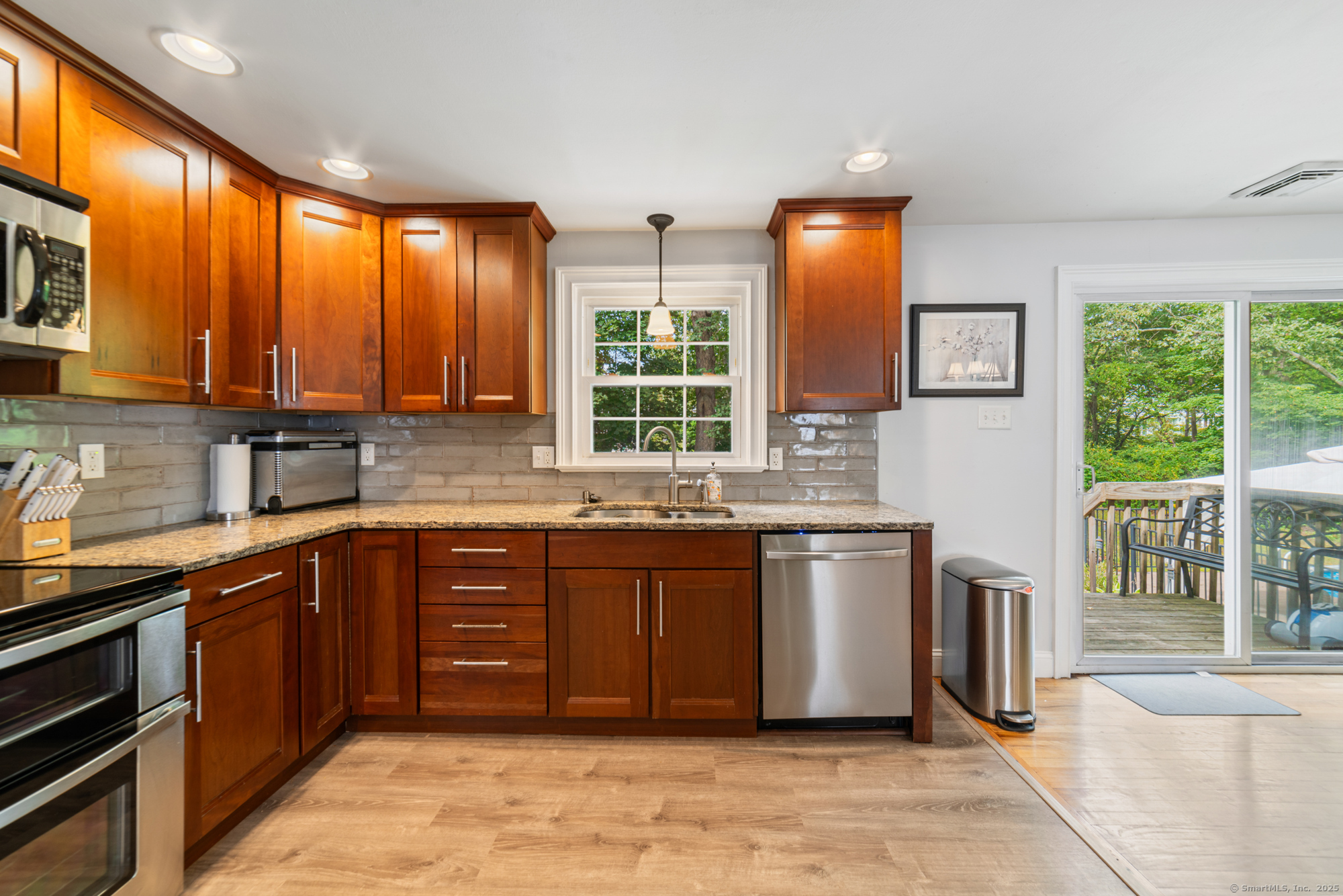 38 East Ridge Drive Middlebury, CT 06762 - Photo 12 of 29