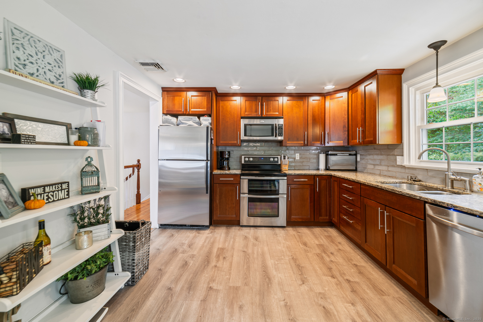 38 East Ridge Drive Middlebury, CT 06762 - Photo 13 of 29