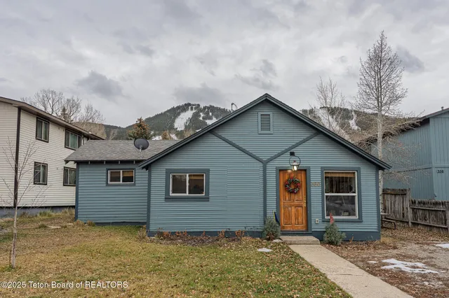 $2,350,000 | 360 East Pearl Avenue, Jackson, WY 83001