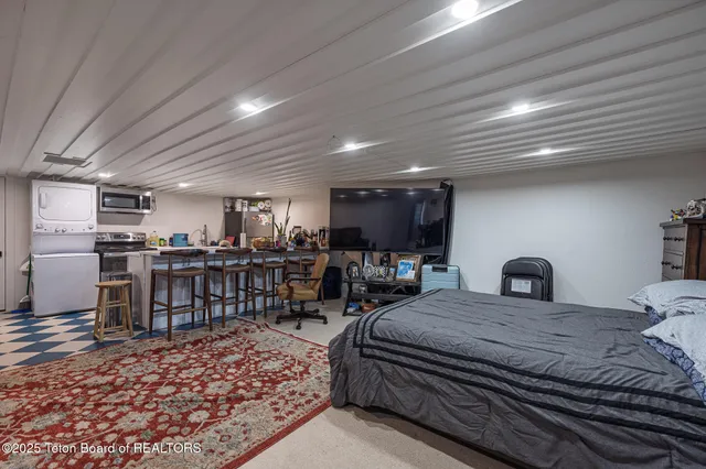 $2,350,000 | 360 East Pearl Avenue, Jackson, WY 83001