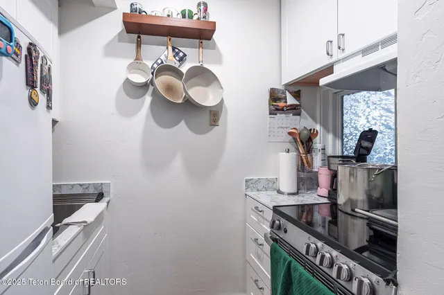 $2,350,000 | 360 East Pearl Avenue, Jackson, WY 83001