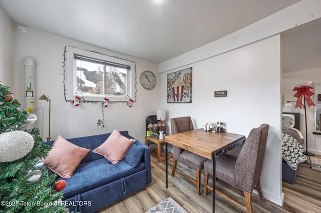 $2,350,000 | 360 East Pearl Avenue, Jackson, WY 83001