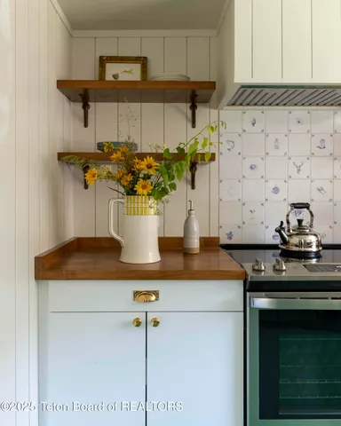 $2,350,000 | 360 East Pearl Avenue, Jackson, WY 83001