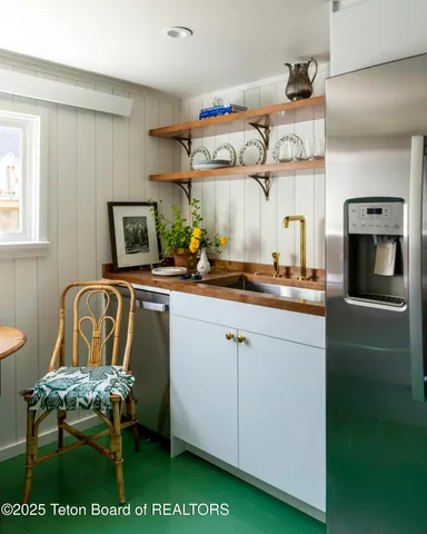 $2,350,000 | 360 East Pearl Avenue, Jackson, WY 83001