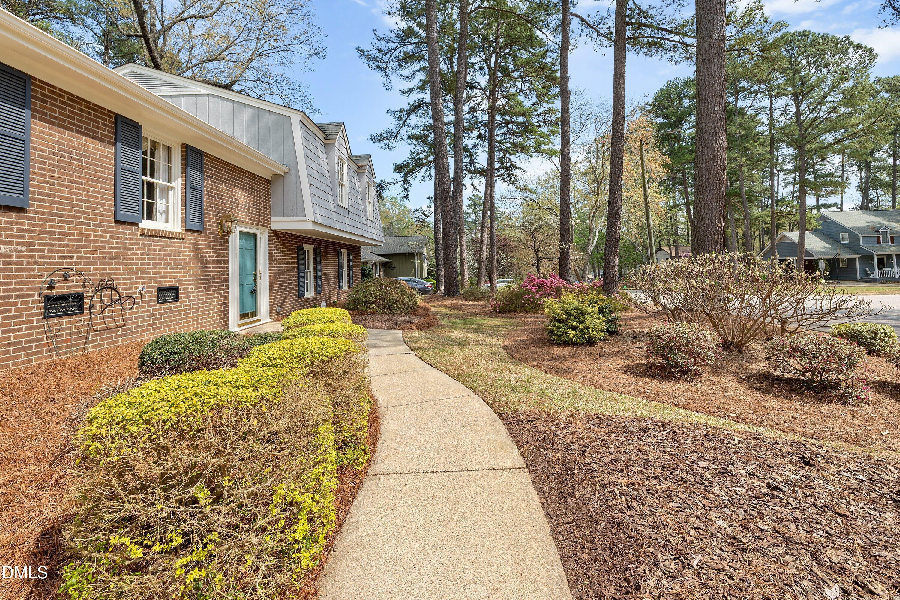 1429 Falls Church Road Raleigh, NC 27609 - Photo 10 of 60 10-1429 Falls Church_6206